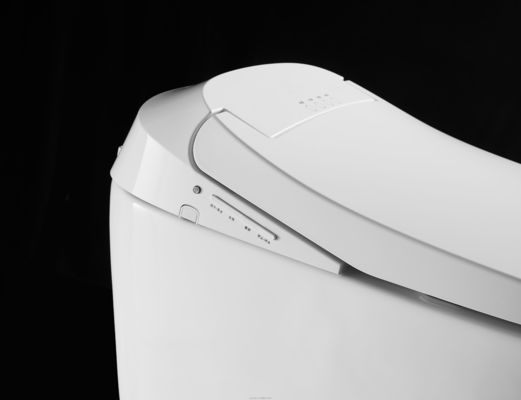 Toilette en une pièce avec écoulement automatique de l'eau chaude et le mode arrière sec Eco Smart Toilette intelligente automatique Tout en un Toilette OEM